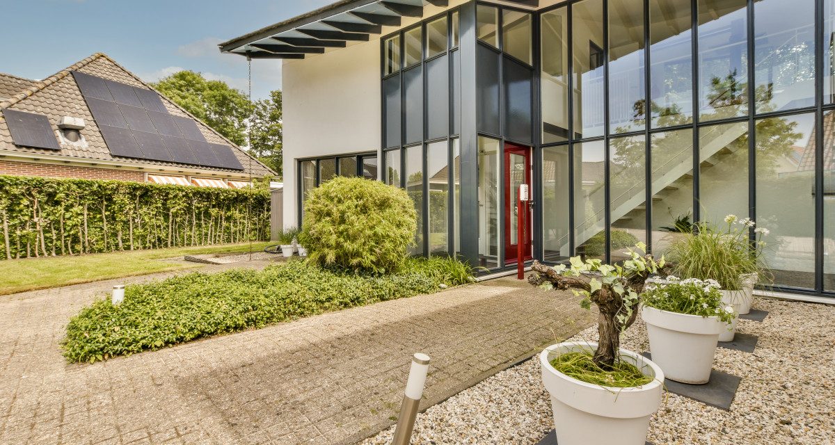 La zone grise entre jardin et maison que personne n’aménage