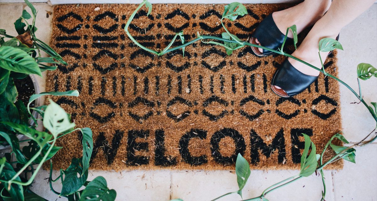 Pourquoi le tapis d’entrée devient un élément clé de décoration ?